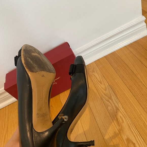 Ferragamo shoes(size9) - Picture 3 of 5